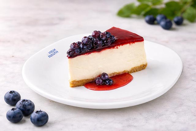 Gâteau au fromage au yogourt grec et aux petits fruits